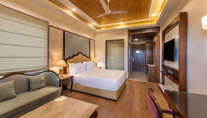 Glenview Resort Kasauli, a member of Radisson Individuals - Executive Room with valley view