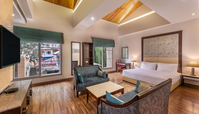 Glenview Resort Kasauli, a member of Radisson Individuals - Superior Room
