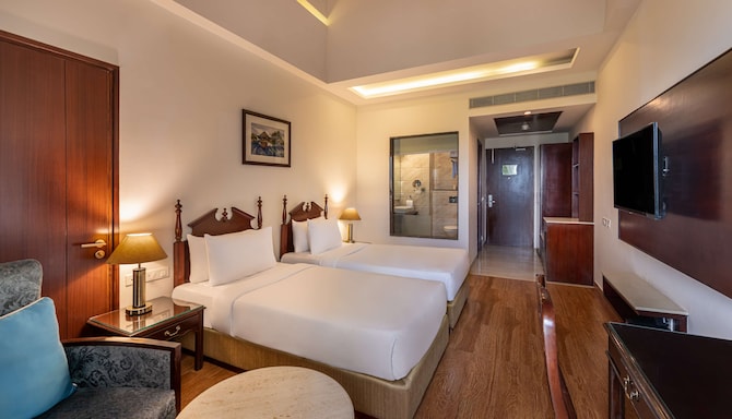 Glenview Resort Kasauli, a member of Radisson Individuals - Deluxe Room with valley view