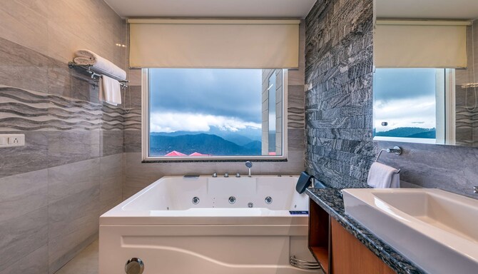 Glenview Resort Kasauli, a member of Radisson Individuals - Executive Suite with valley view bathroom