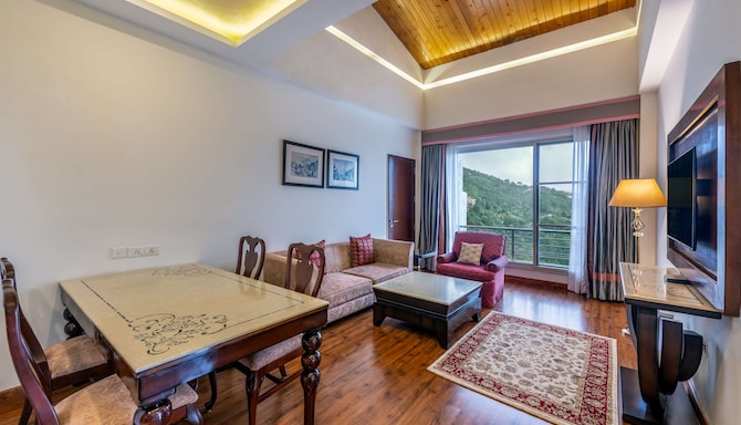 Glenview Resort Kasauli, a member of Radisson Individuals - Executive Suite with valley view