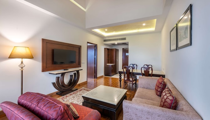 Glenview Resort Kasauli, a member of Radisson Individuals - Executive Suite with valley view