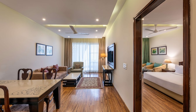 Glenview Resort Kasauli, a member of Radisson Individuals - Executive Suite with valley view