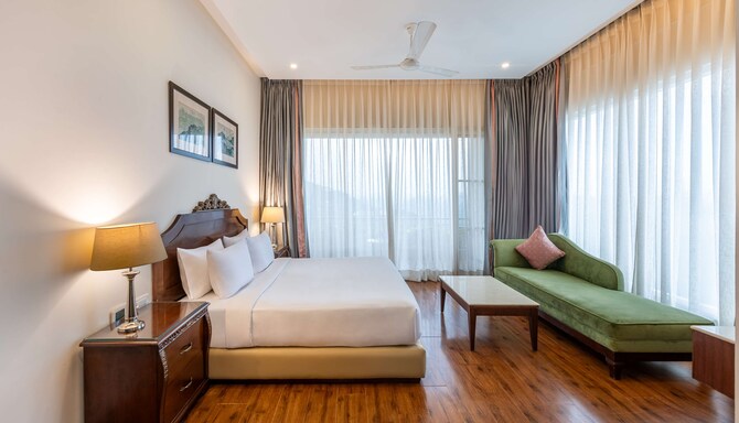 Glenview Resort Kasauli, a member of Radisson Individuals - Executive Suite with valley view