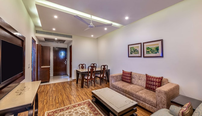 Glenview Resort Kasauli, a member of Radisson Individuals - Executive Suite with valley view