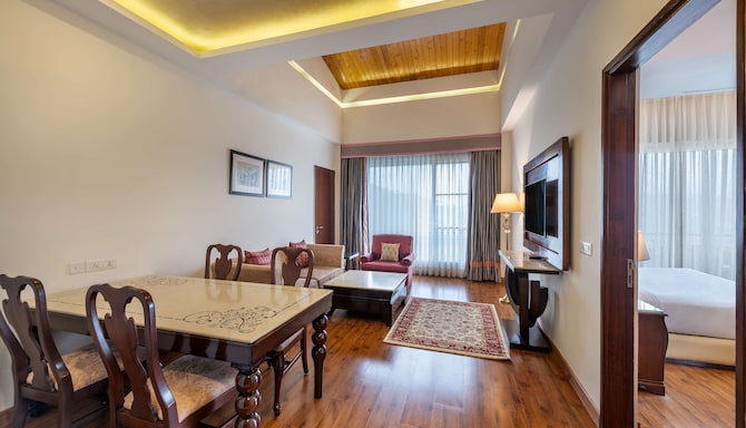 Glenview Resort Kasauli, a member of Radisson Individuals - Executive Suite with valley view