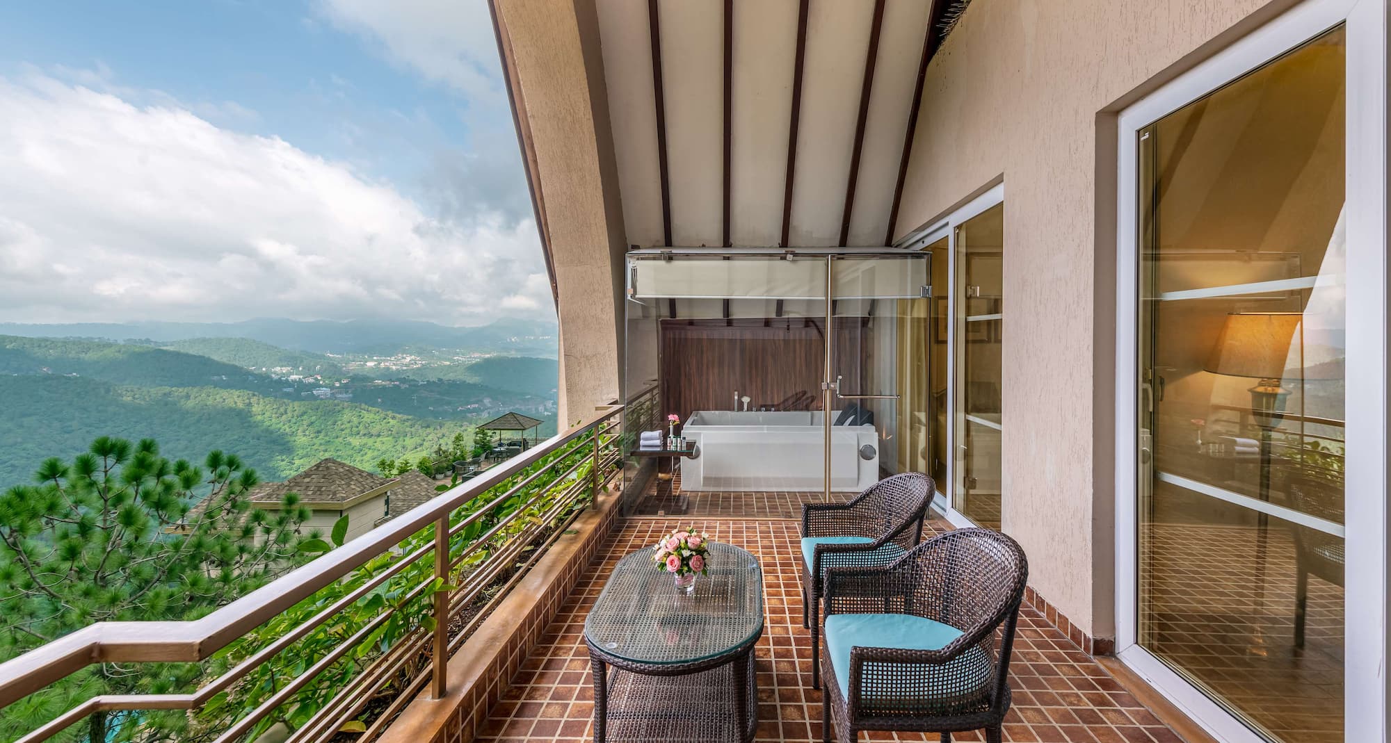 Glenview Resort Kasauli, a member of Radisson Individuals - Executive Suite with valley view balcony