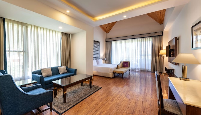Glenview Resort Kasauli, a member of Radisson Individuals - Family Suite with valley view
