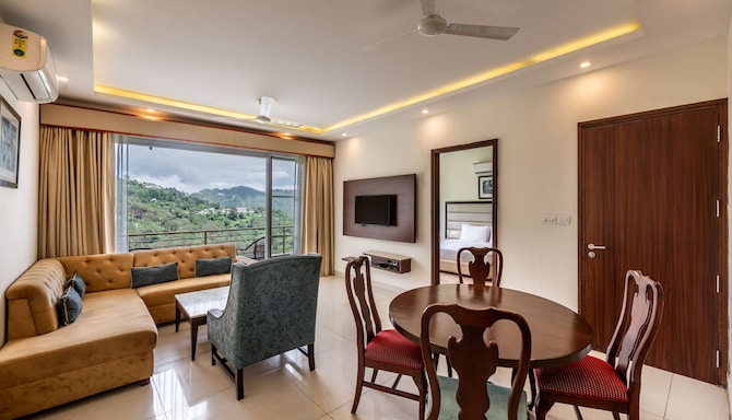 Glenview Resort Kasauli, a member of Radisson Individuals - Villa Room with valley view