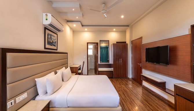 Glenview Resort Kasauli, a member of Radisson Individuals - Villa Room with valley view