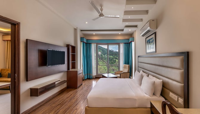Glenview Resort Kasauli, a member of Radisson Individuals - Villa Room with valley view
