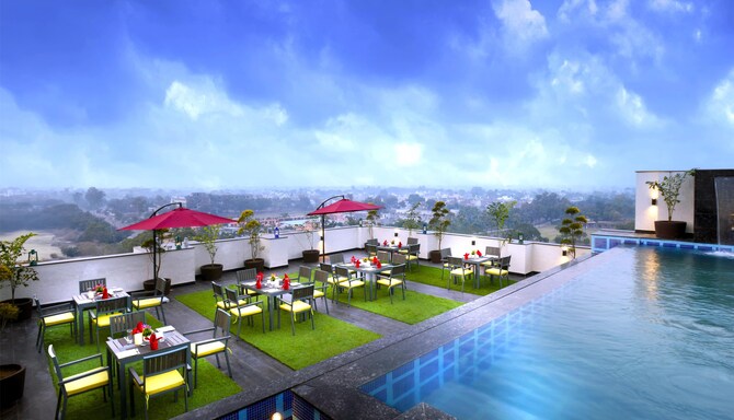 GOLDEN TULIP AGRA - Pool