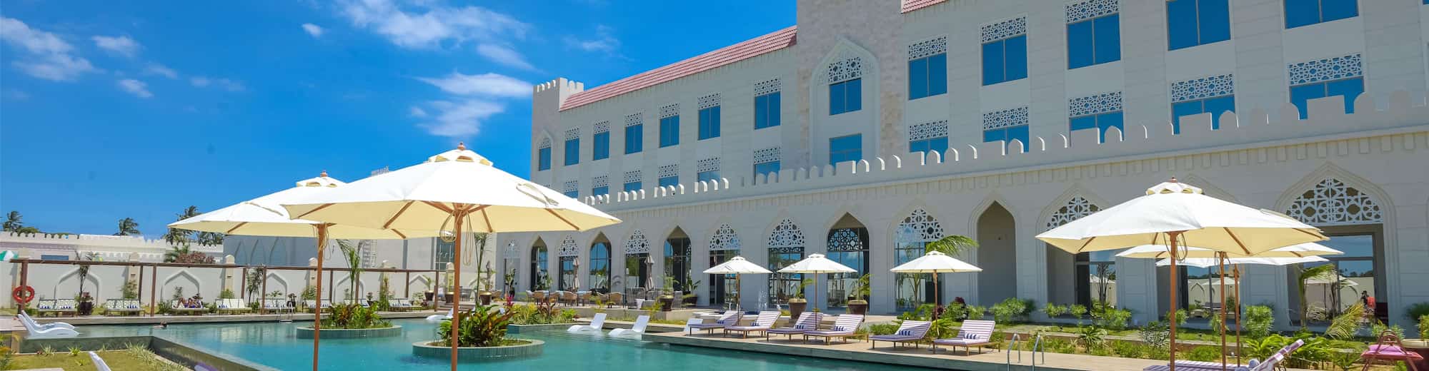 Golden Tulip Louvre Brand - HERO BLOCK