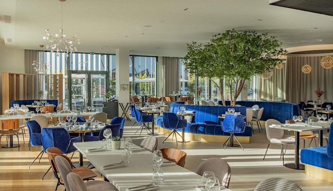 Golden Tulip Louvre Brand - MULTIMEDIA BLOCK SLIDER