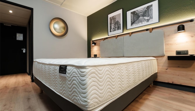 Golden Tulip Louvre Brand - CARD SLIDER BRILLIANT BAISCS