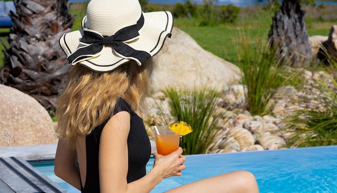 Golden Tulip Louvre Brand - CARD SLIDER