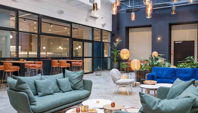 Golden Tulip Louvre Brand - MULTIMEDIA BLOCK