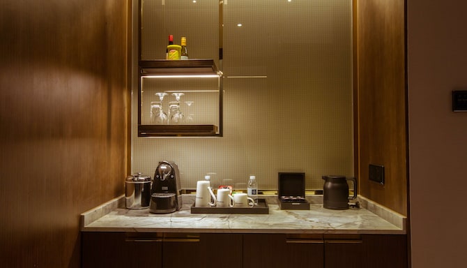上海虹桥宾馆 - Golden Tulip Shanghai Hongqiao - 套房便利