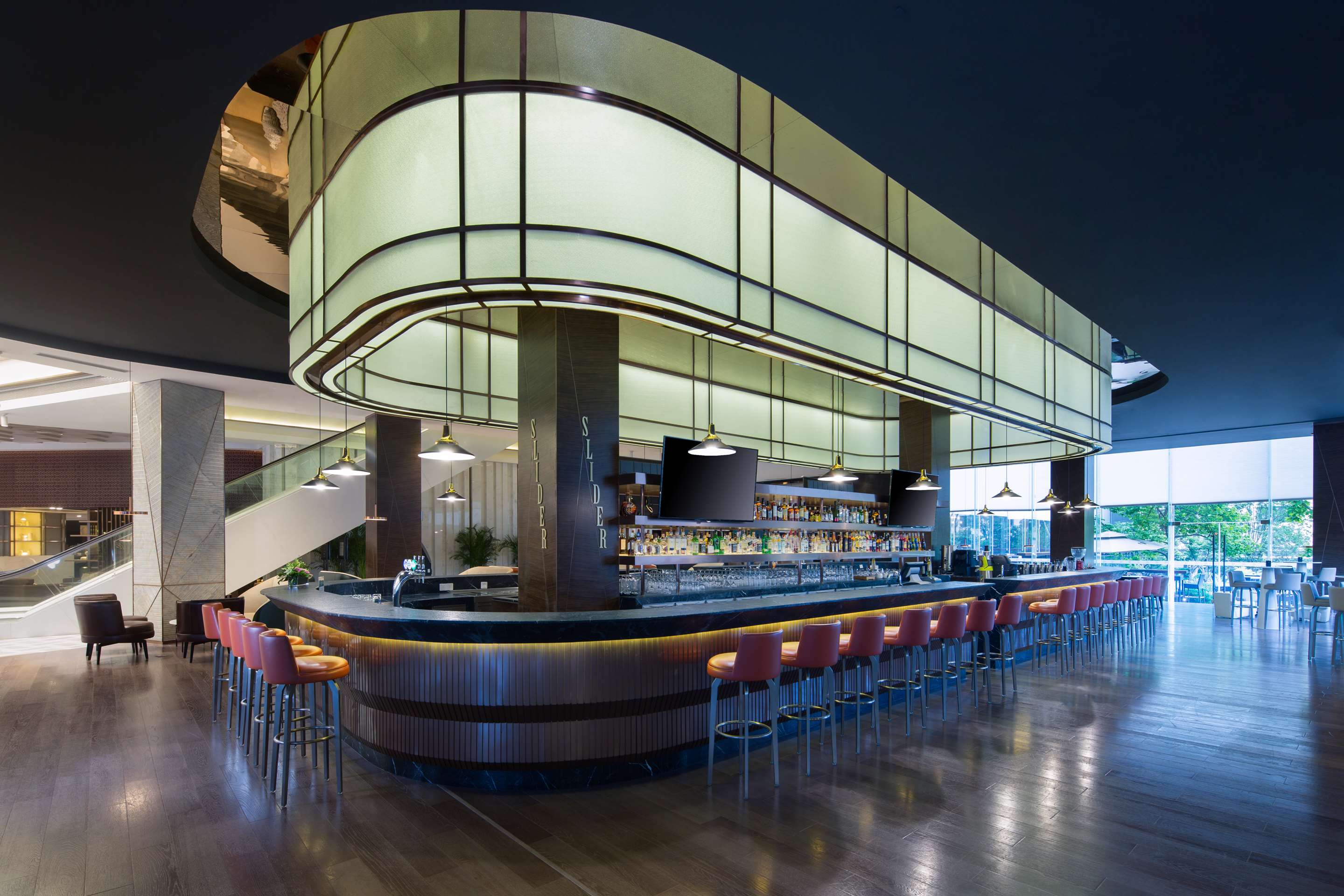 上海虹桥宾馆 - Golden Tulip Shanghai Rainbow - Slider Bar