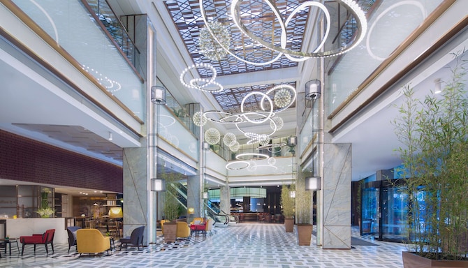 上海虹桥宾馆 - Golden Tulip Shanghai Rainbow - Lobby