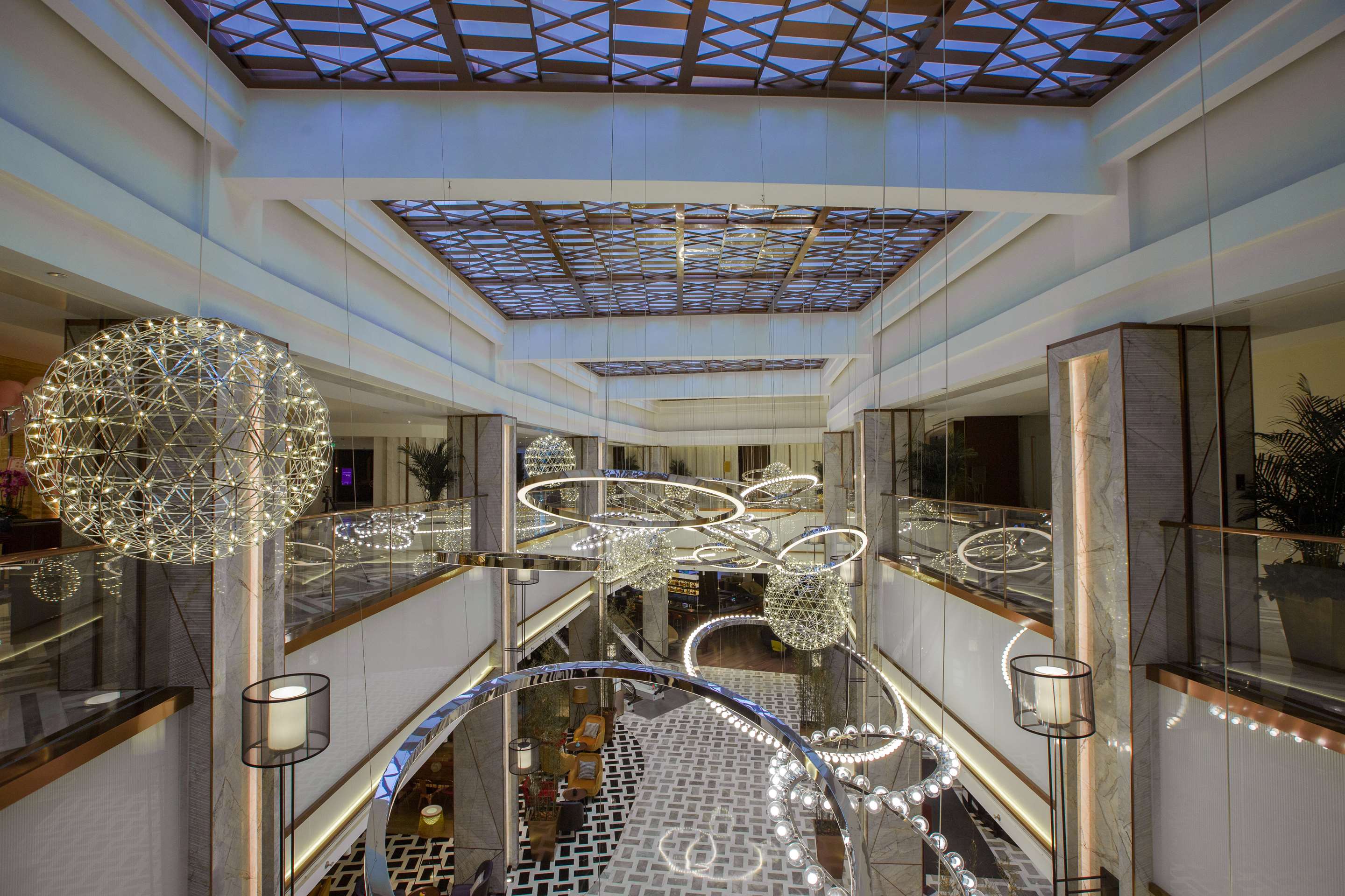 上海虹桥宾馆 - Golden Tulip Shanghai Rainbow - Lobby