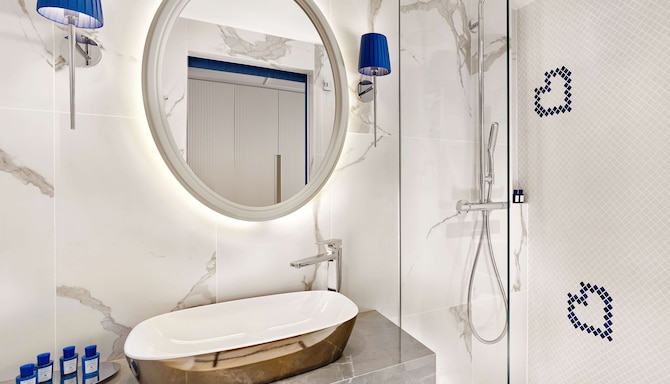 Grand Hotel Brioni Pula, A Radisson Collection Hotel - Гостевая комната с ванной