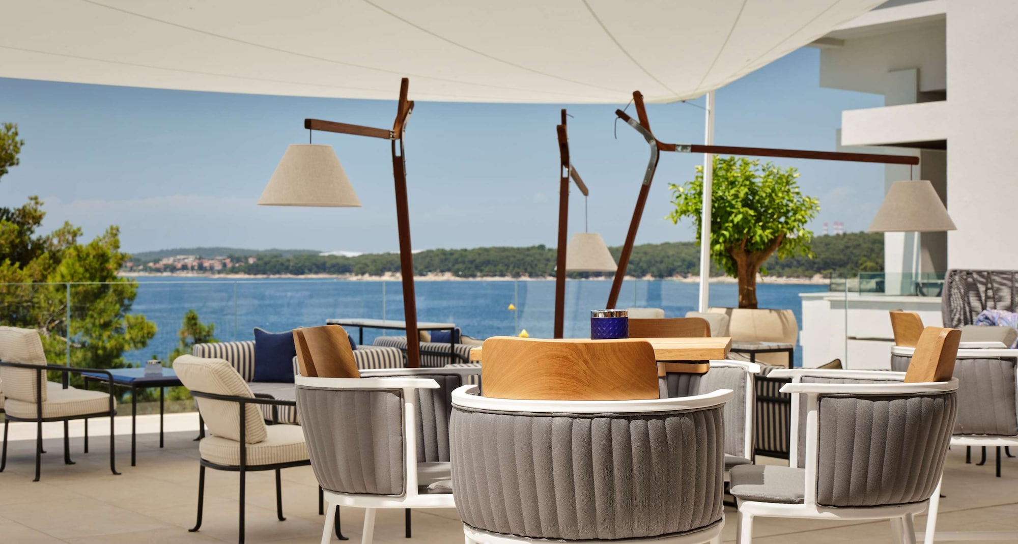 Grand Hotel Brioni Pula, A Radisson Collection Hotel - Lobby Bar balcony