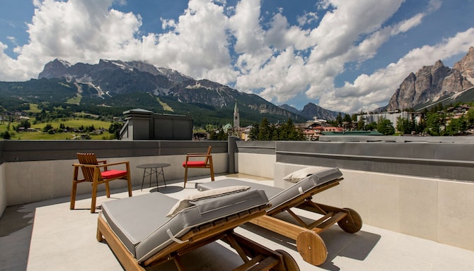 Grand Hotel Savoia Cortina d'Ampezzo, A Radisson Collection Hotel - Royal Suite - Terrace view
