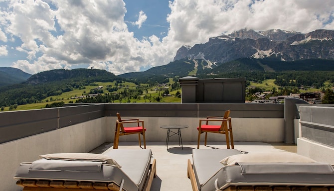 Grand Hotel Savoia Cortina d'Ampezzo, A Radisson Collection Hotel - Royal Suite - Terrace view