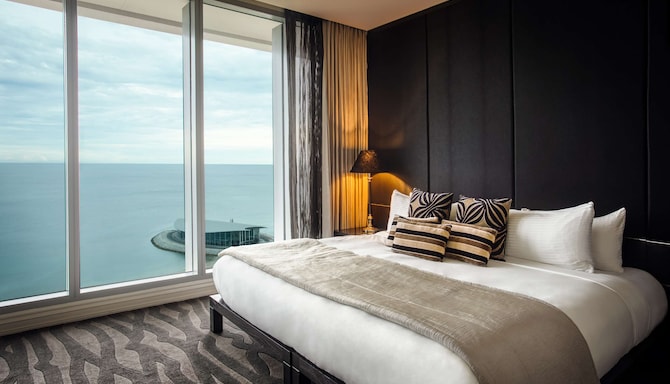 Grand Papua Hotel, a member of Radisson Individuals - Executive Suite - Sea View