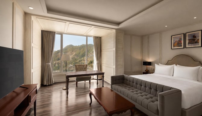 Greenberry Resort Narkanda, a member of Radisson Individuals Premier - Superior Room Valley View