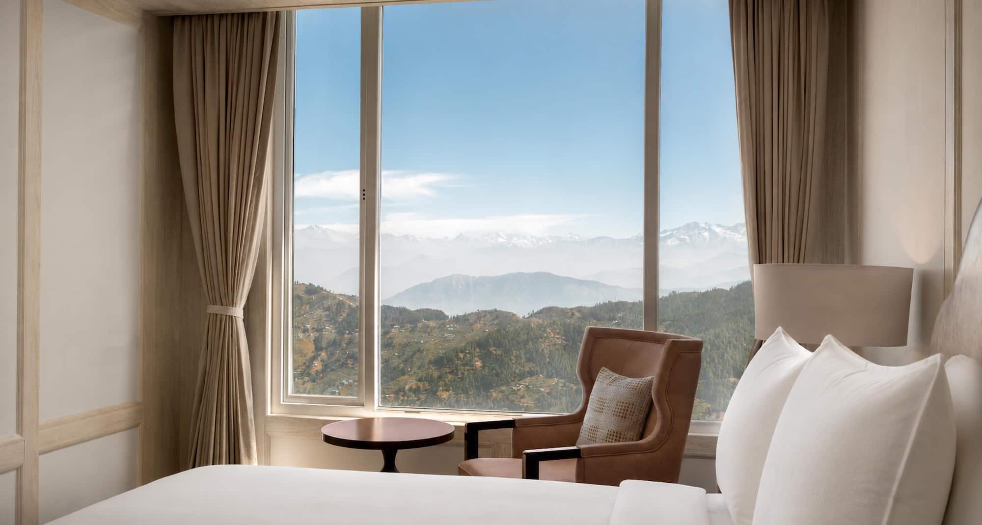 Greenberry Resort Narkanda, a member of Radisson Individuals Premier - Suite - Himalayan View with Balcony