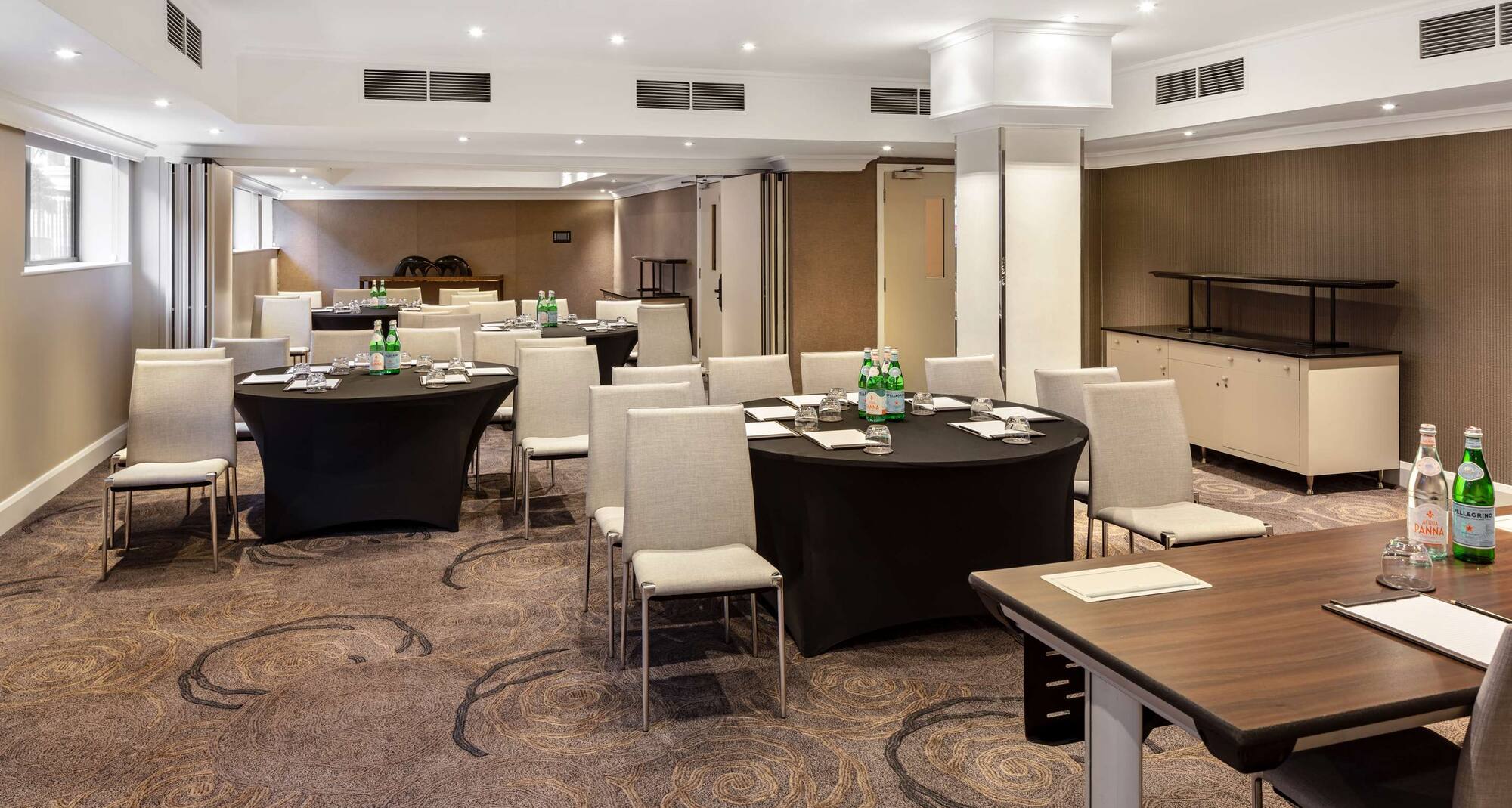 Radisson Blu Edwardian Kenilworth Hotel, London - Salle de réunion - Salles privées 9 et 10