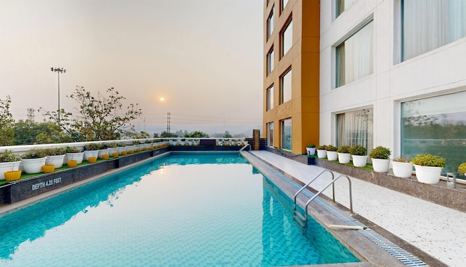 Gurmon Hotels Sohna Road Gurugram, a member of Radisson Individuals - Pool