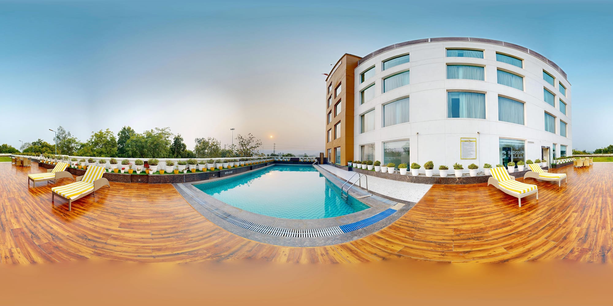Gurmon Hotels Sohna Road Gurugram, a member of Radisson Individuals - Pool