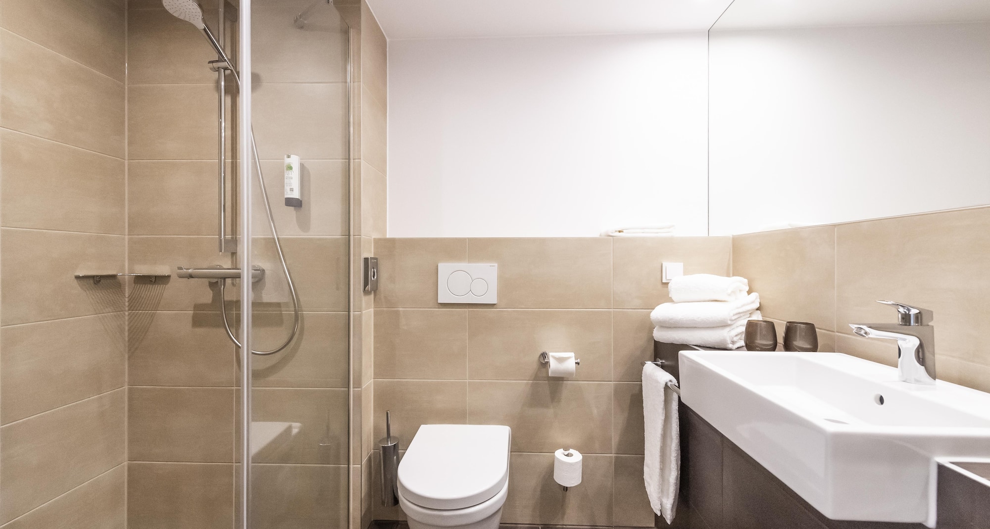 HARBR. Hotel Heilbronn, a member of Radisson Individuals - Guest Room Bath