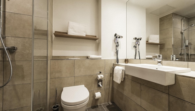 HARBR. Hotel Konstanz, a member of Radisson Individuals - Suite Bad