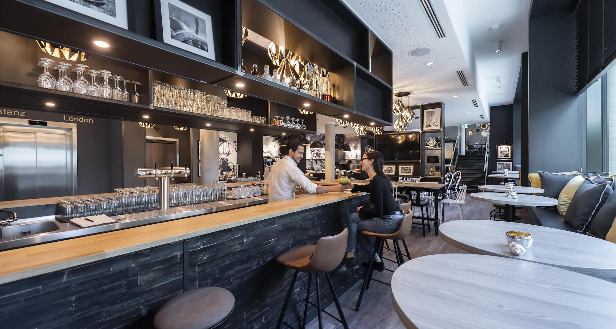 HARBR. Hotel Ludwigsburg, a member of Radisson Individuals - Bar