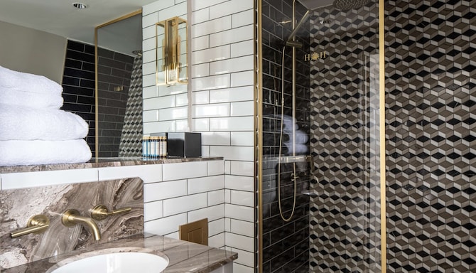 Henrietta House, a member of Radisson Individuals - Bathroom