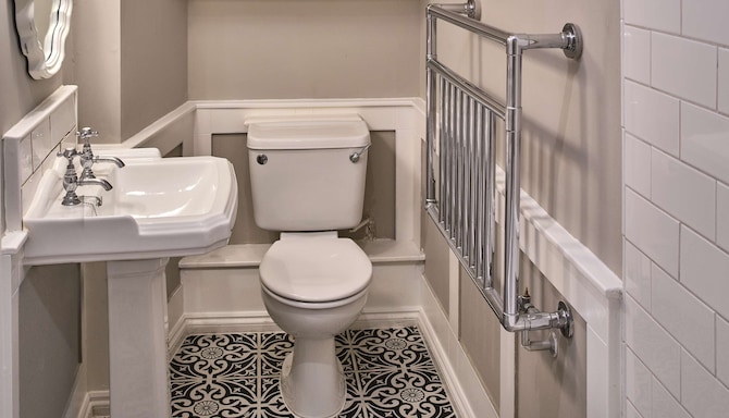 Henrietta House, a member of Radisson Individuals - Traditional Superior Room