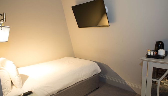 Henrietta House, a member of Radisson Individuals - Basic Room