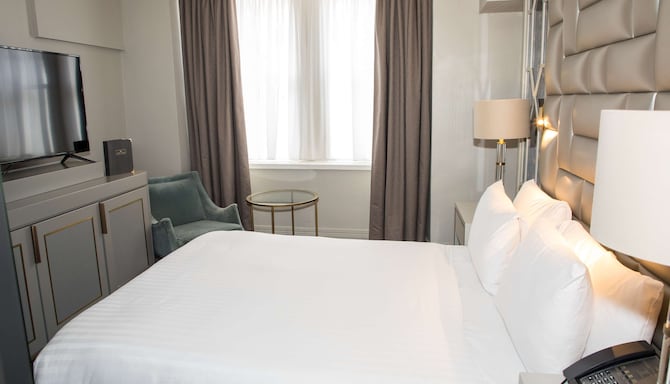 Henrietta House, a member of Radisson Individuals - Boutique Triple Room