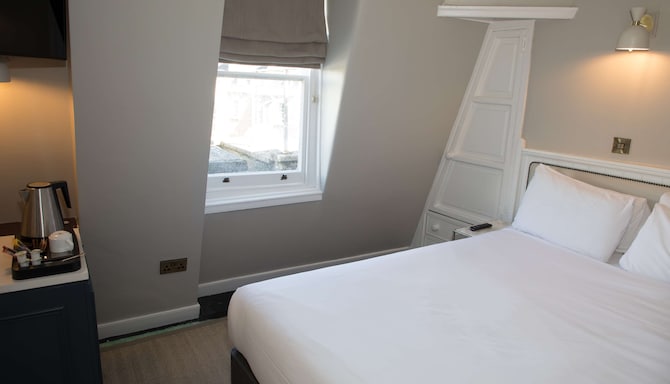 Henrietta House, a member of Radisson Individuals - Traditional Individual Room
