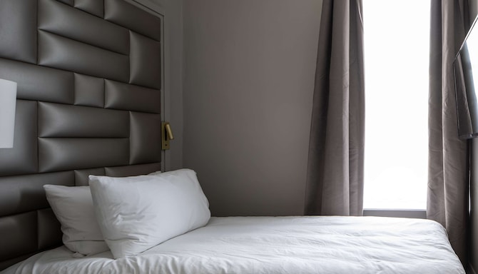 Henrietta House, a member of Radisson Individuals - Individual Room
