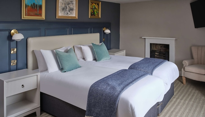 Henrietta House, a member of Radisson Individuals - Traditional Suite - Two Bedroom