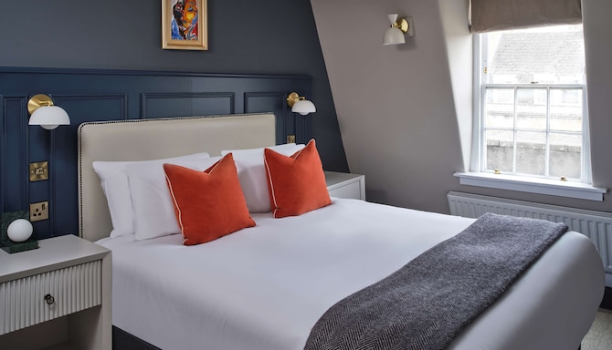 Henrietta House, a member of Radisson Individuals - Traditional Suite - Two Bedroom