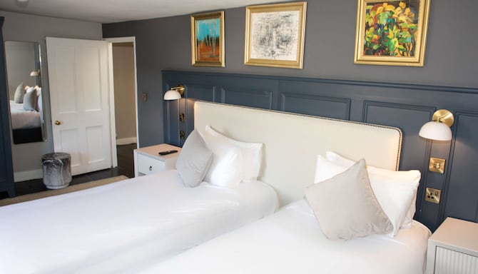 Henrietta House, a member of Radisson Individuals - Traditional Suite - Two Bedroom
