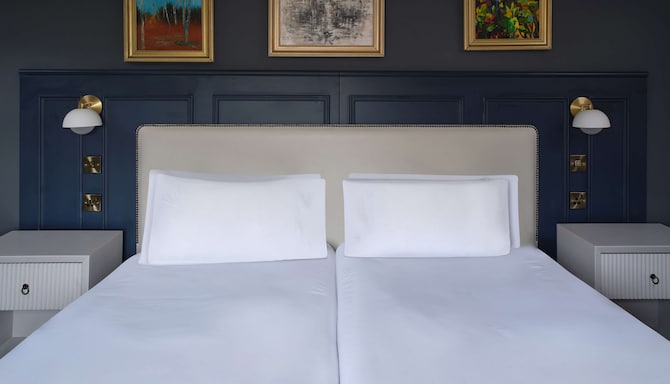 Henrietta House, a member of Radisson Individuals - Traditional Suite - Two Bedroom