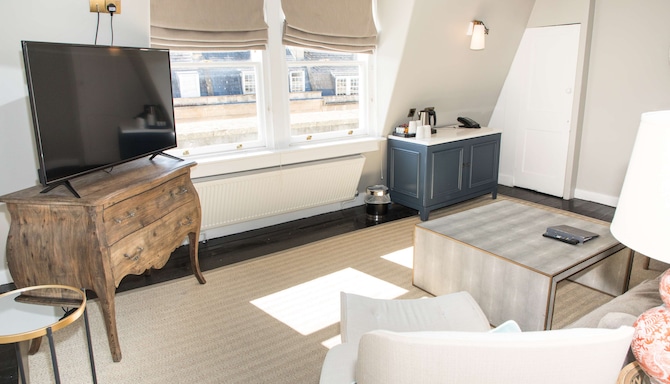 Henrietta House, a member of Radisson Individuals - Traditional Suite - Two Bedroom