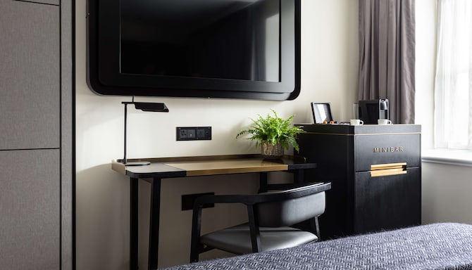 Holmes Hotel London - Guest room